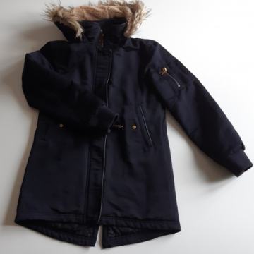 Parka, hm,  št. 140 oz. 9 do 10 let, 10 €