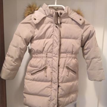Prava otroška puhovka, daljša, velikosti 110 oz. 4 do 5 let, kot nova