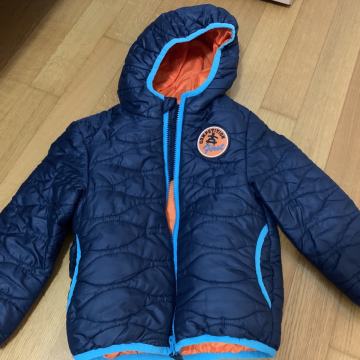 Prehodna bunda 98/104 in debelejša bunda 104