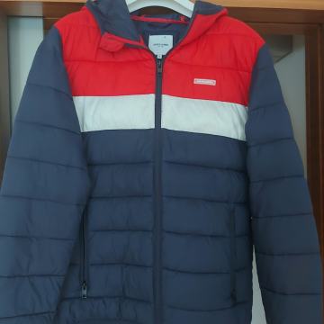 Prodam.peehodno bundo st. S jack&jones (za 13-15 let)