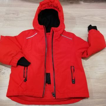 Rdeča bunda št. 98-104