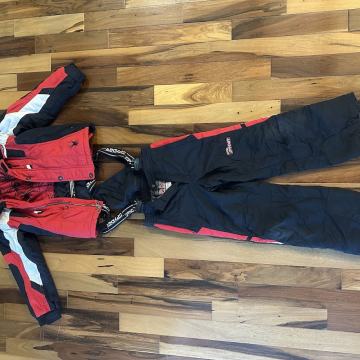 SPYDER  smučarski komplet - kombinezon št. 140