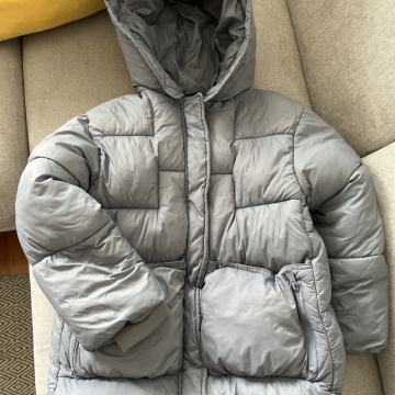 Zara puhovka bunda 134, 9 let