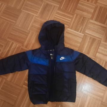 Prehodna prešita jakna Nike 105-110