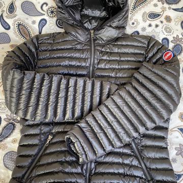 COLMAR ŽENSKA PUHOVKA V VELIKOSTI 50 ITA (XL)