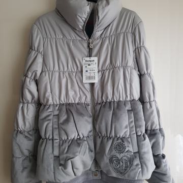 DESIGUAL SIVO SREBRNA BUNDA Z ETIKETO MPC 130€ 40