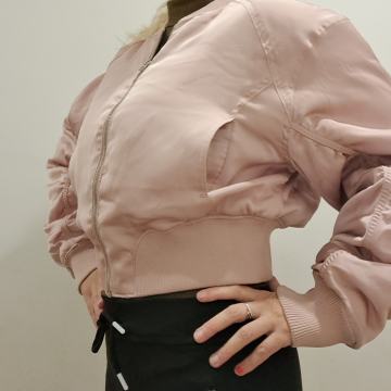 Jaknica, bundica bomber
