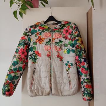 Monte Vero bež cvetlična bunda - kot nova M