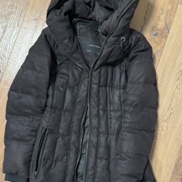 PRODAM DALJŠO ŽENSKO BUNDO (S)