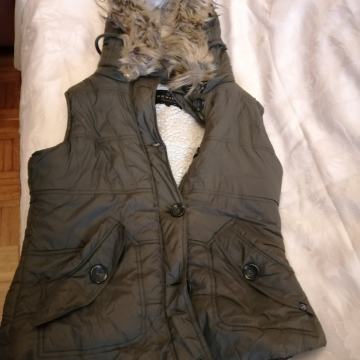 ženski brezrokavnik- bunda