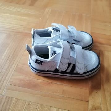 Adidas teniske št. 21