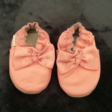 Novi čeveljčki za dojenčka - deklico, staro do 6 mesecev, št. 17