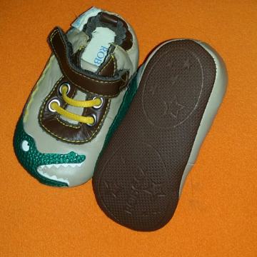 Čevelji za dojenčka krokodil