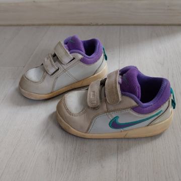 Čevlji Nike številka 23,5