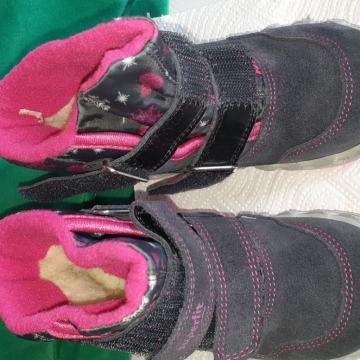 NOVI dekliški zimski škornji Superfit, št. 22