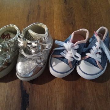 DVA PARA ČEVLJEV ZA PROSTI ČAS ZA 5€