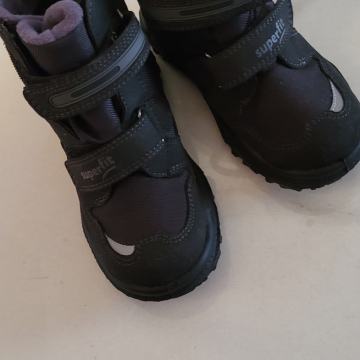 Gorotex podloženi zimski novi skornji st.25 crna 40evr