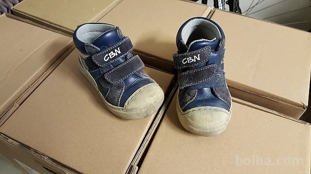 Otroški čeveljčki za fanta