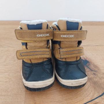 Otroški zimski čevlji št. 21 Geox B Omar
