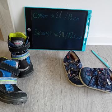 Prodam v kompletu škornji in copate št.20/21