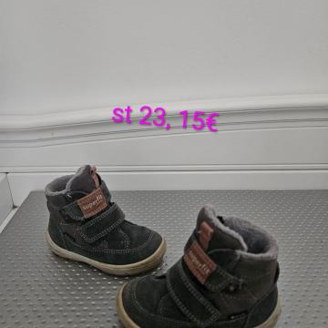 Superfit škornji 23