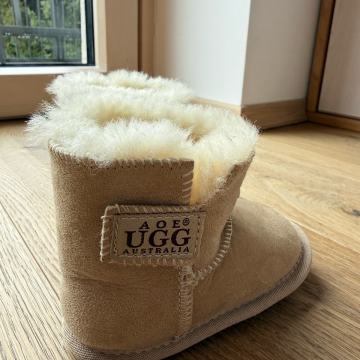 UGG škorenjčki