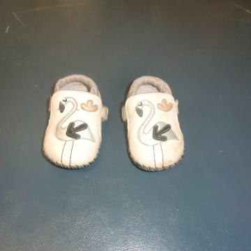 USNJENI ČEVLJIČKI ZA NAJMLAJŠE