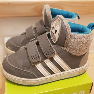 Visoke superge / čevlji Adidas št. 23