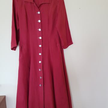 KS MAXI RDEČA LANENA OBLEKA 40