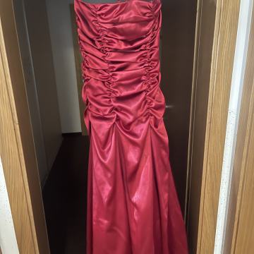 prodam kot novo obleko