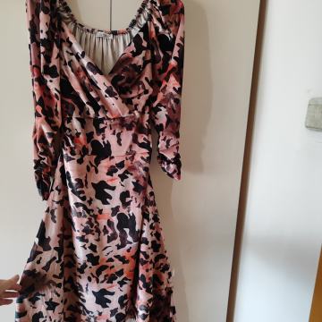 Prodam midi obleko št. M, tanek žamet z elastanom!