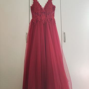 Rdeča svečana dolga obleka M