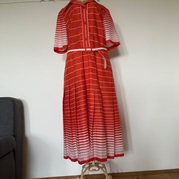 Lepa RETRO obleka št. 38-40