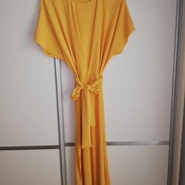 ženska obleka št. L