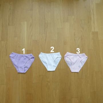 dekliške spodnje hlačke št. 134/140 - 3 kosi
