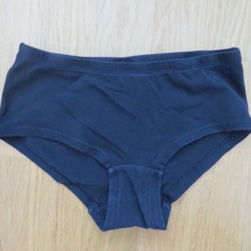 dekliške spodnje hlačke št. 158/164 (DEJANSKA VELIKOST JE ŠT. 152)
