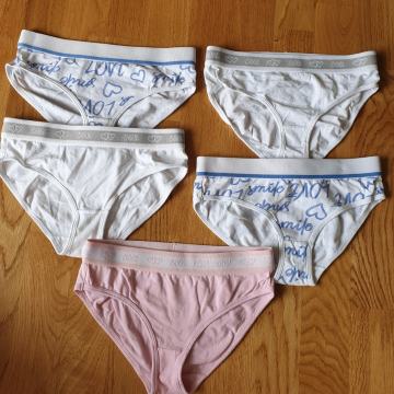 SPODNJE HLAČKE 134-140 NOVE