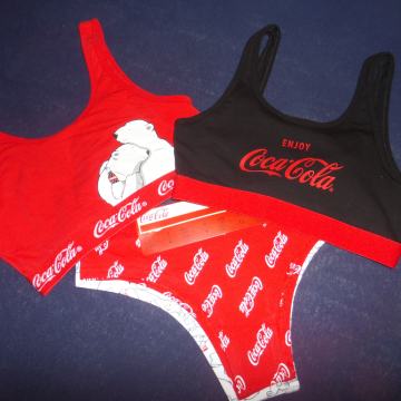 Dekliški komplet Coca Cola - 2x majčka + 2x spodnjice, št. 170 (novo)