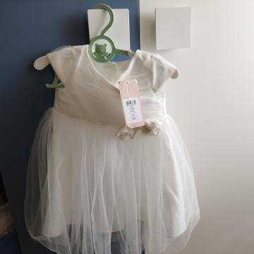 Krstna obleka 6-9m,čevlji