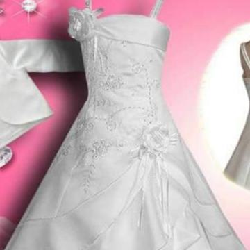 Obleka za obhajilo izposoja