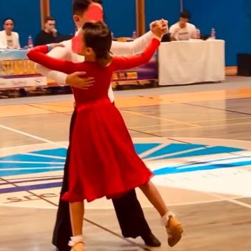 Plesna obleka za standard