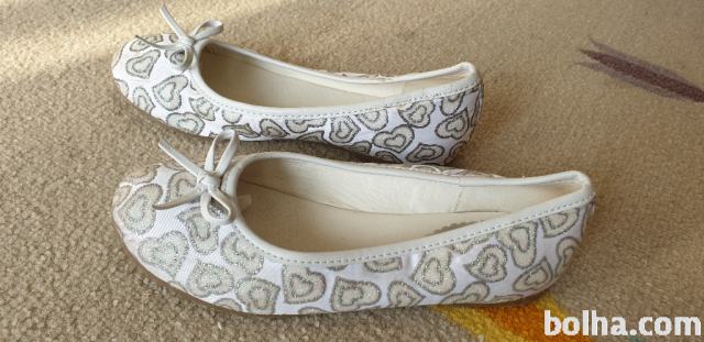 BALERINKE S SRČKI 30