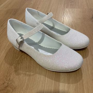 Beli čevlji, st. 35