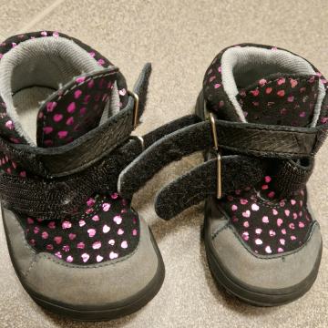 Čeveljčki velikost 22