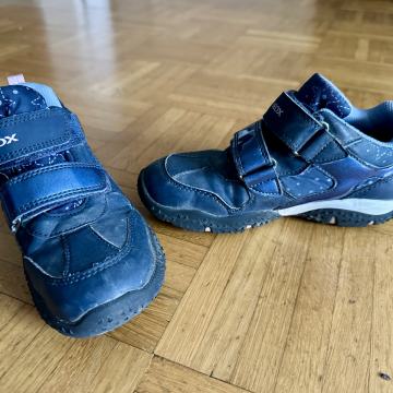 Čevlji GEOX, vel. 31, odlično ohranjeni