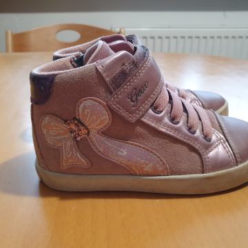 Čevlji/gležnarji Geox št. 26