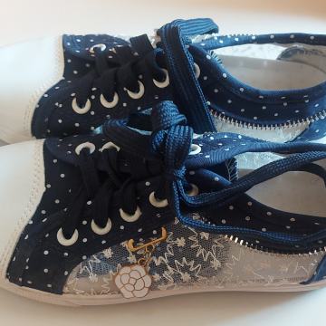 Copati/superge/čevlji dekliški št. 34