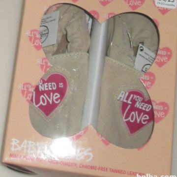 Copatki, usnjeni, kot novi, v darilni škatlici št. 24/25