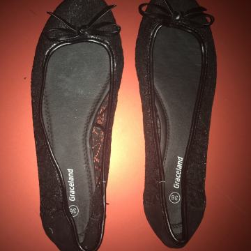 Črne balerinke s čipko st 36