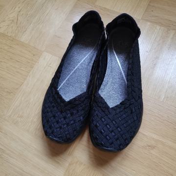 Črne balerinke vel. 36 (UK 3,5)